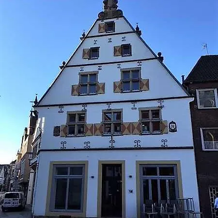 Markt 12 *
